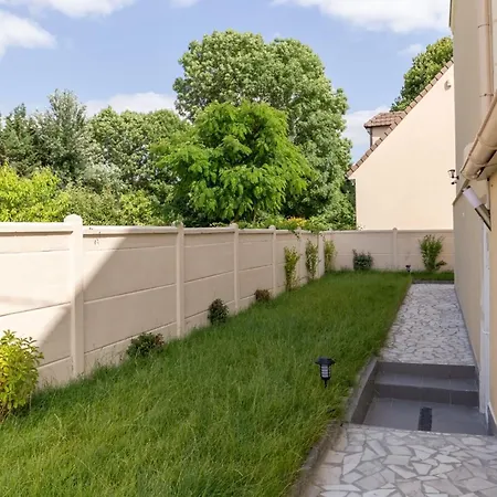 Calme Appartement De Vacances Écouen Exterior foto